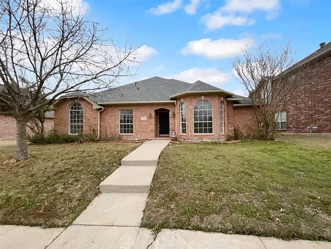 Building Photo - 7202 Sand Pine Dr