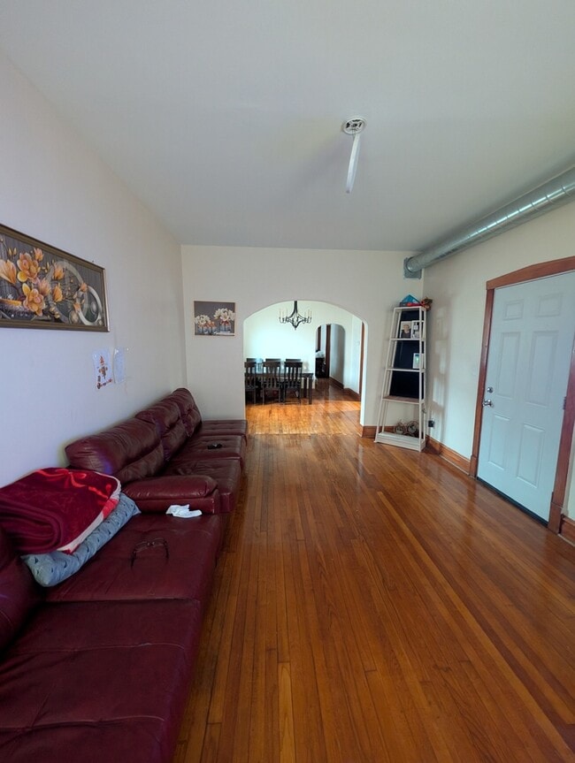 Building Photo - 5433 S Millard Ave