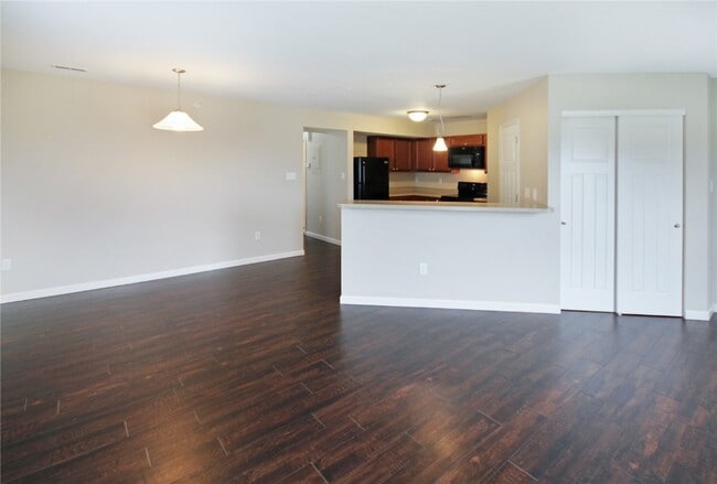 Building Photo - 323 Stonewall Creek Dr