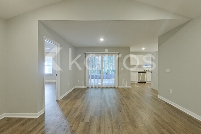 Building Photo - 121 Cottage Grove Rd