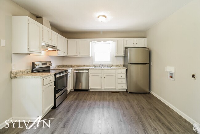 Building Photo - Your dream home is waiting for you. Hurry ...