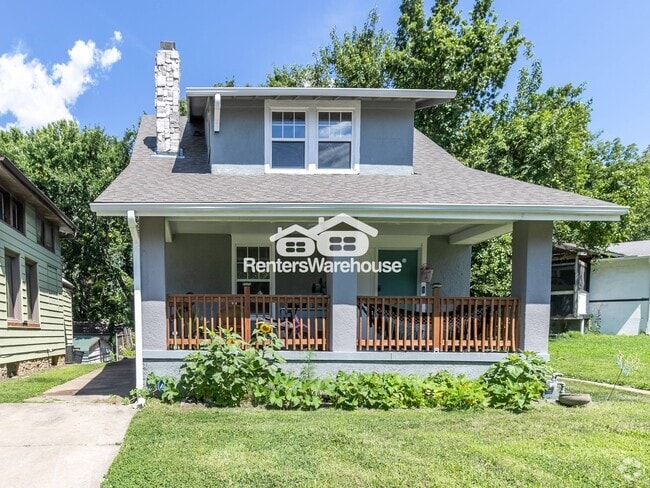 Building Photo - 2923 Parkwood Blvd
