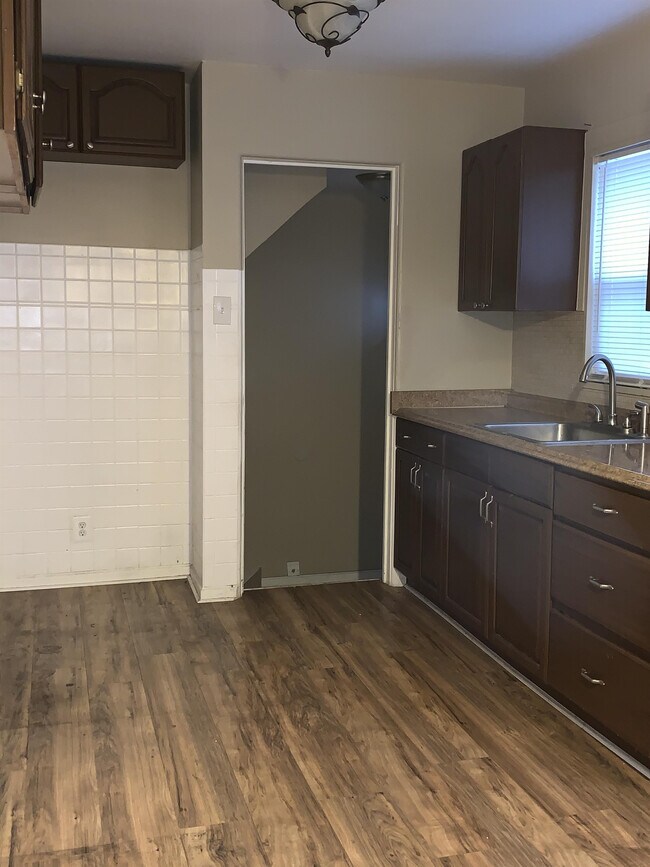 Foto del edificio - 16733 E 8 Mile Rd