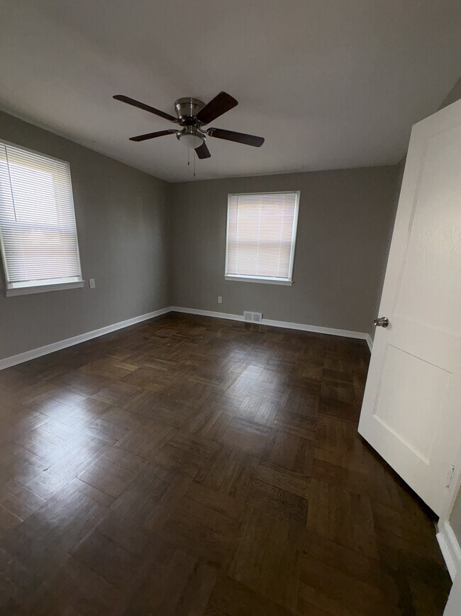 Foto del edificio - 228 Phillips Ave