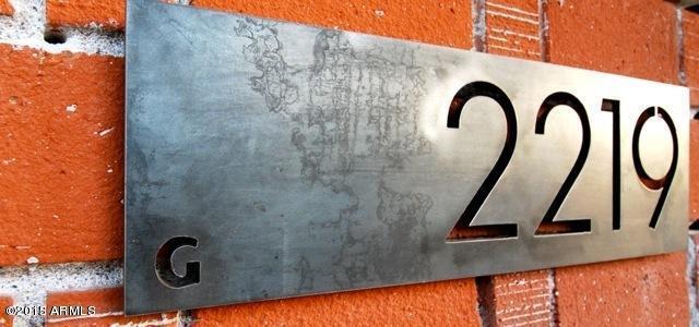Foto del edificio - 2219 W Indianola Ave