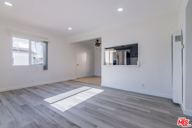 Foto del edificio - 2107 Pullman Ln