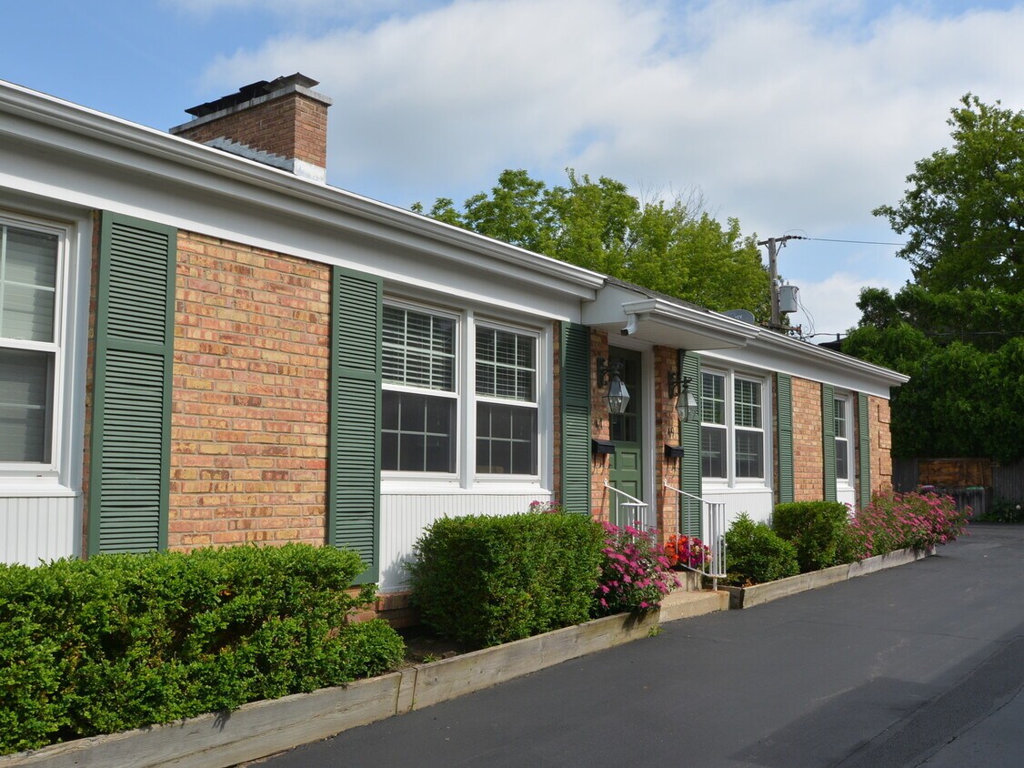 Foto principal - 49 Washington Cir