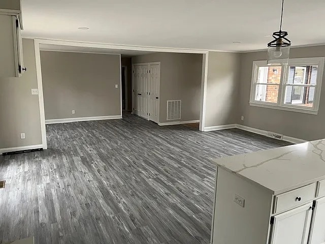 Foto del edificio - 914 Edison Rd