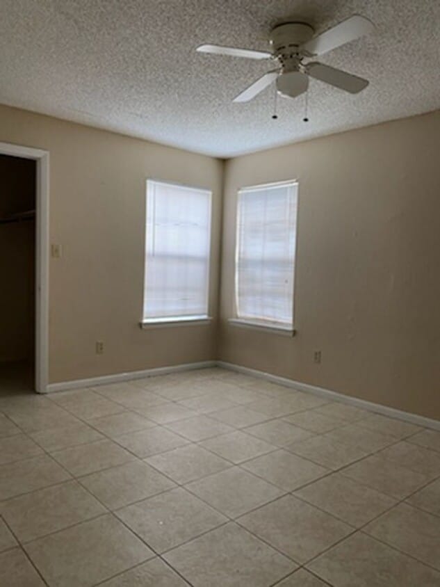 Building Photo - 5530 Chrishire Way