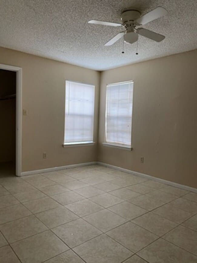 Building Photo - 5530 Chrishire Way