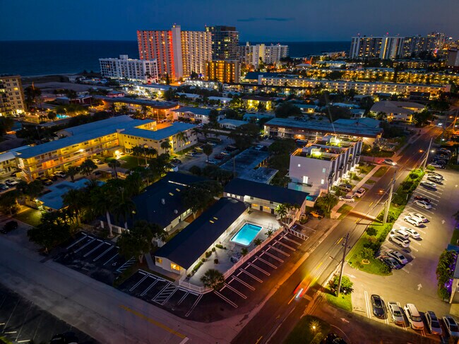 Foto del edificio - 1020 N Riverside Dr