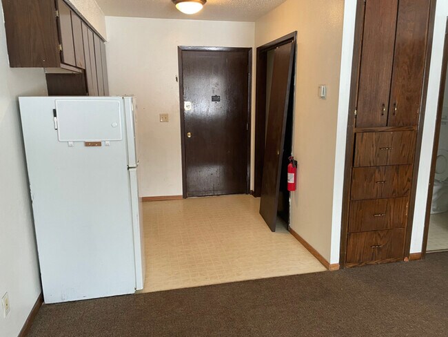 Foto del edificio - 320 Oak Ave N