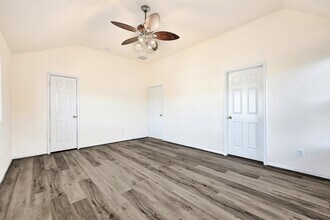 Building Photo - 8027 Saffron Ln