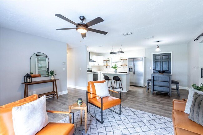 Foto del edificio - 821 Parkwood Pl