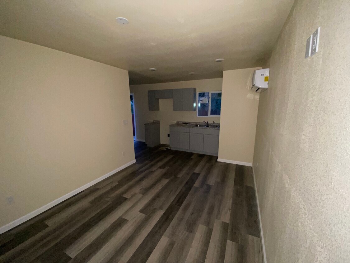 Foto principal - 513 W Cypress St