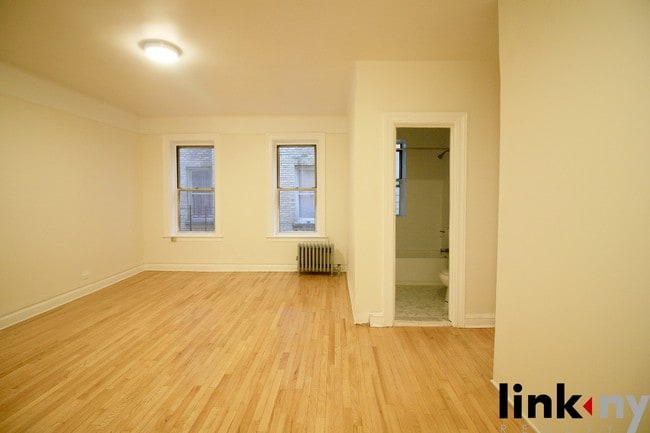 Building Photo - 217 Haven Ave