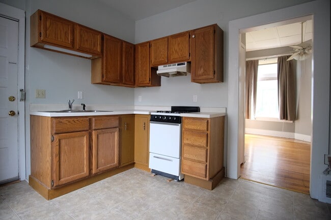 Foto del edificio - 2413 DuPont Ave S