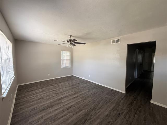 Foto del edificio - 9560 Crestshire Dr