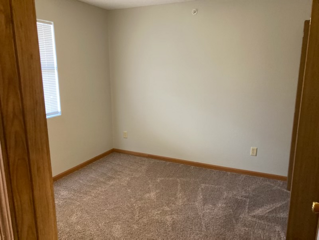 Building Photo - 1098 Mace Rd