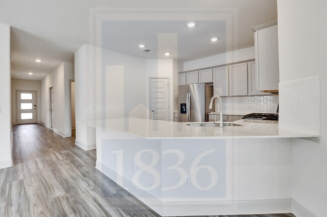 Building Photo - 18001 Umberto Dr