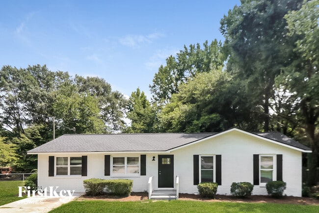 Building Photo - 208 Colonial Hills Rd