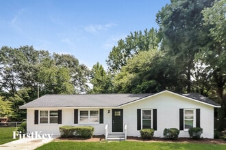 Building Photo - 208 Colonial Hills Rd