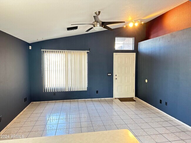 Building Photo - 8803 W Coronado Rd