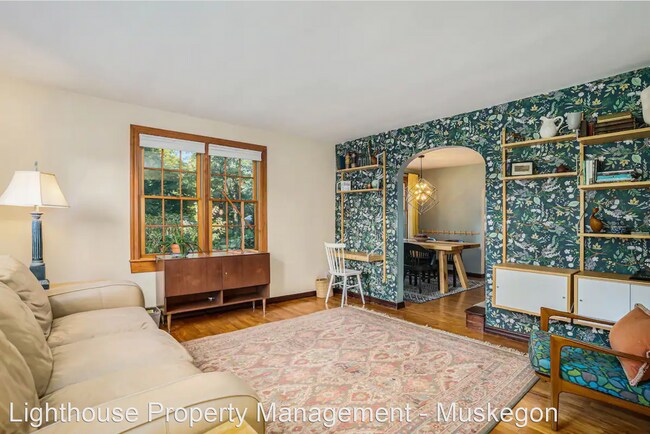 Building Photo - 3 br, 2 bath House - 16230 152nd Avenue