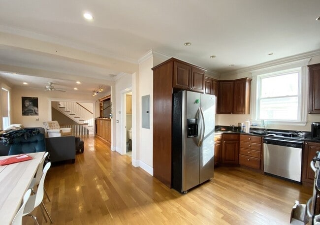 Foto del edificio - 29 Spring Garden St