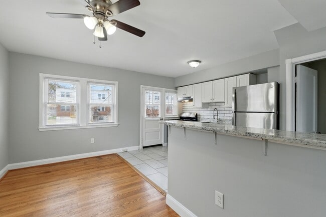 Building Photo - 336 Magnolia Ter