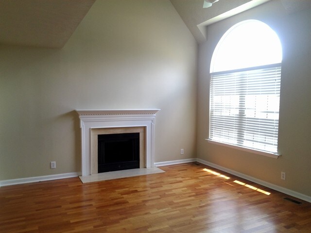 Foto del edificio - 212 Wildgrove Court