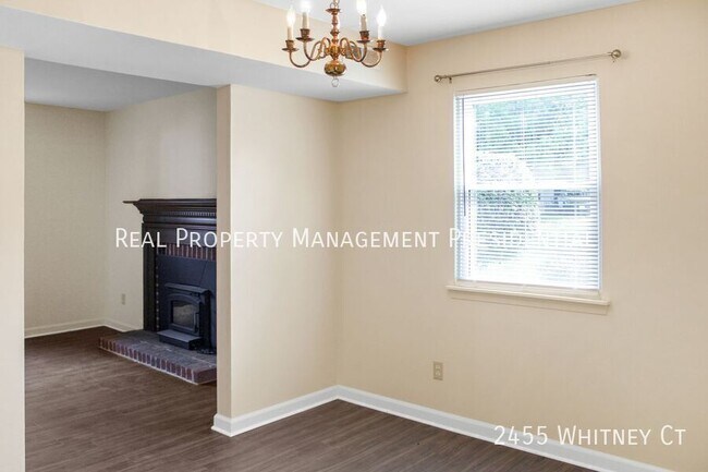 Foto del edificio - 2455 Whitney Ct