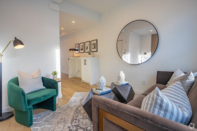 2BR, 2BA - 1113SF - Living Room - The Towns @ Trail31