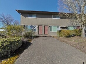 Building Photo - 945 22nd Ave SW