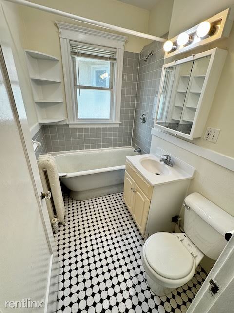 Building Photo - 3 br, 1 bath House - 10 Long Ave Apt 4