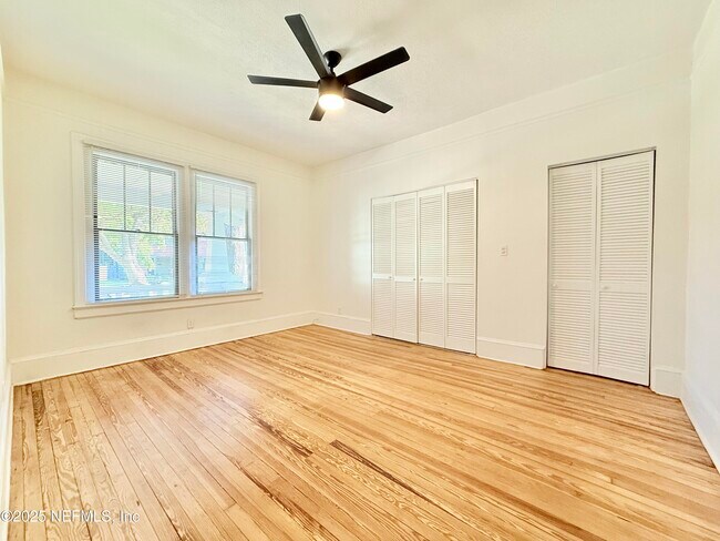 Foto del edificio - 2056 Dellwood Ave