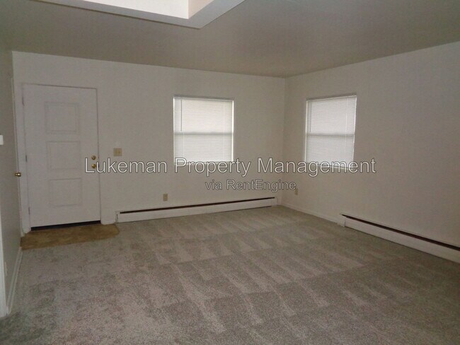 Foto del edificio - 1536 Henson Ave