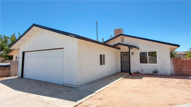 Building Photo - 45007 Logue Ct