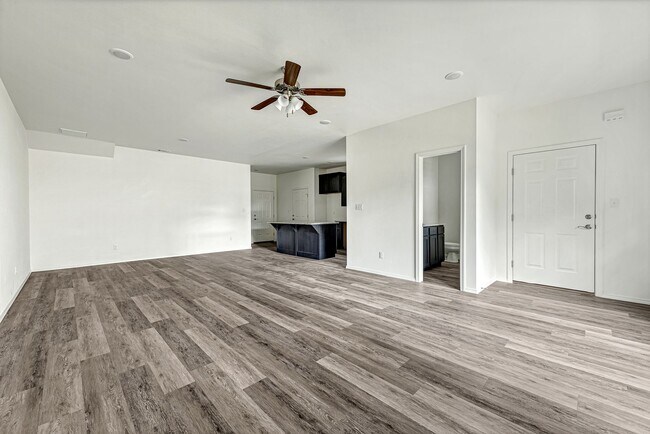Building Photo - 927 S Benchmark Lane - Joel