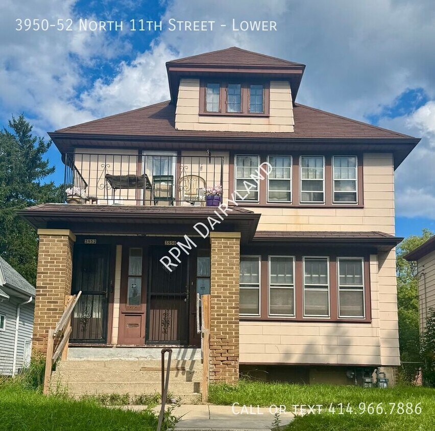 Primary Photo - 3950-52 North 11th Street-Lower