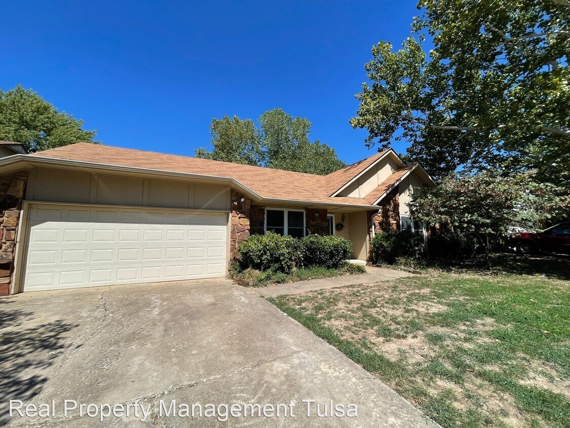 Foto principal - 3 br, 2 bath House - 2400 W Edgewater St