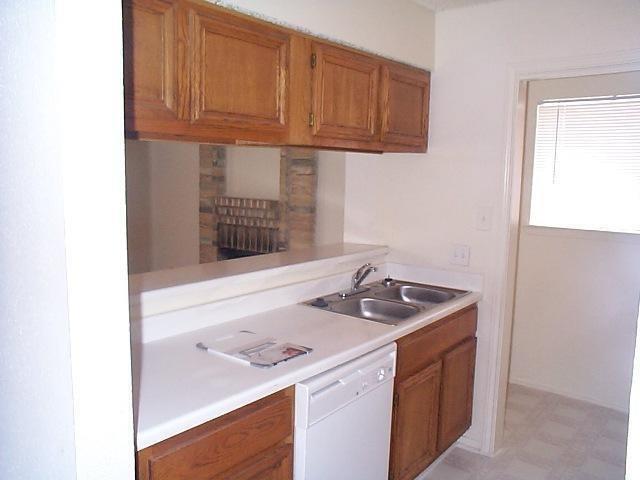 Foto del edificio - 1308 Brenda Ln