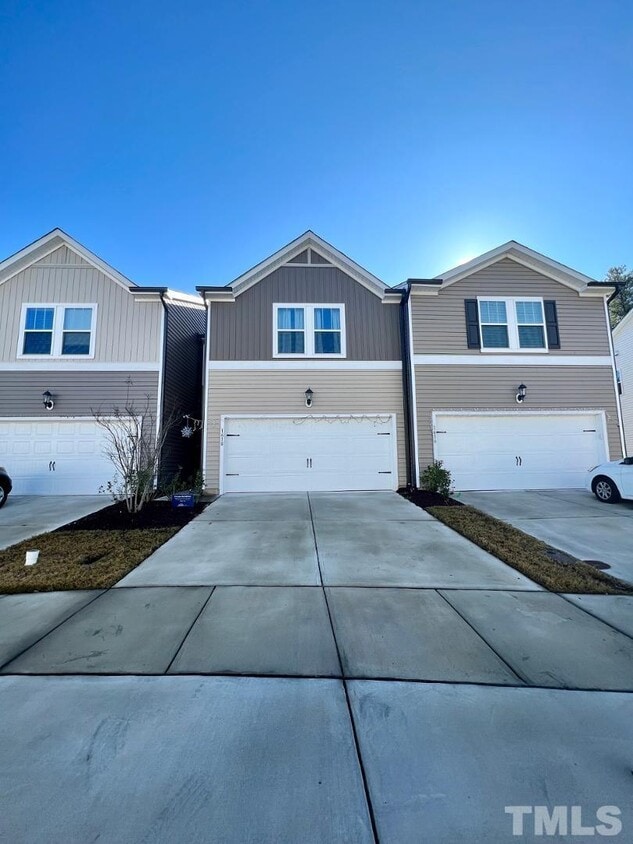1618 Clayfire Dr., Cary, NC 27519 Townhouse for Rent in Cary, NC