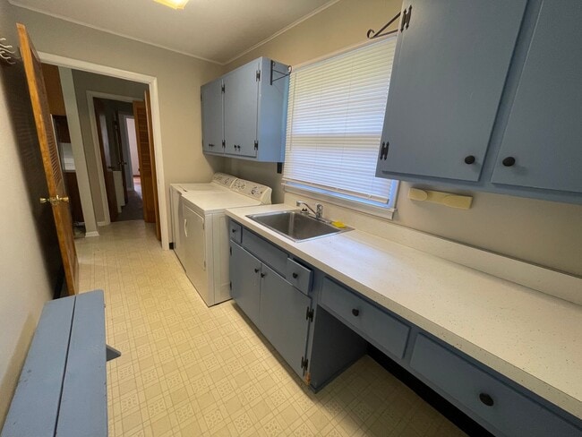 Foto del edificio - Three Bedroom Single Family Home in the Co...