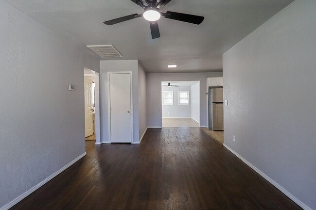 Building Photo - Fully renovated 3 bed, 1 bath home in West