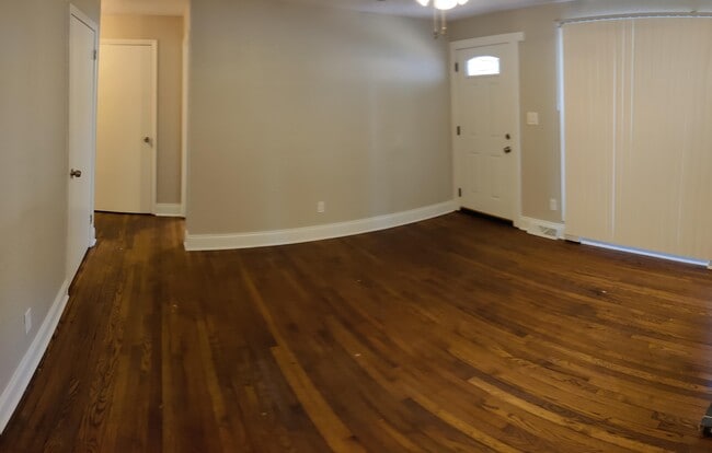 Building Photo - 3106 Erskine Dr