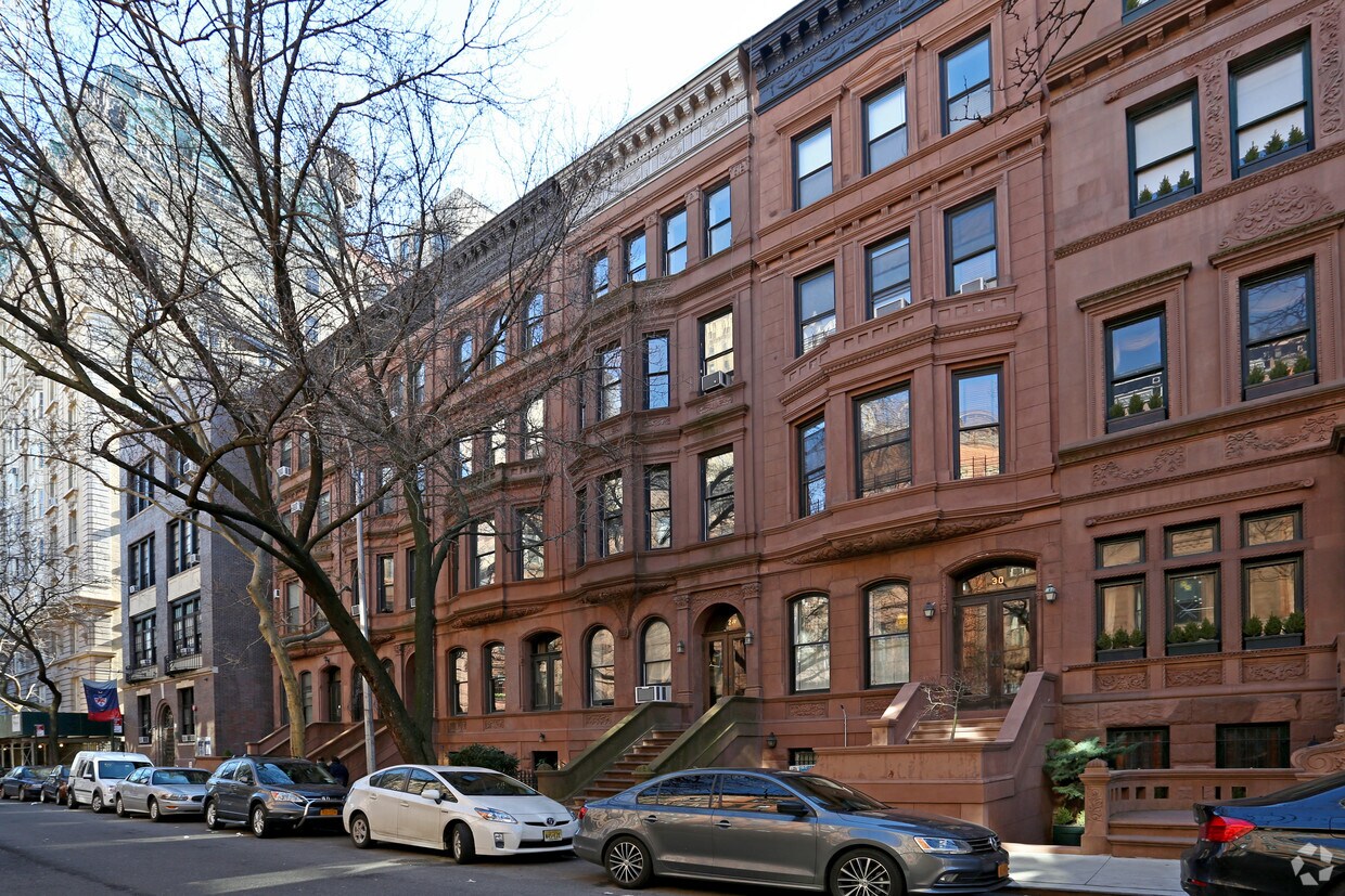 Primary Photo - 28 W 89th St