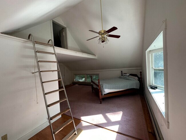Building Photo - 43 Pleasant St