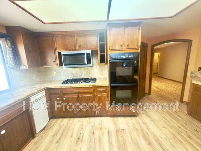 Building Photo - 2448 N Love Ln