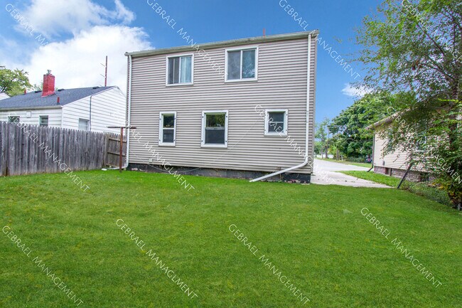 Building Photo - 1130 W Atherton Rd